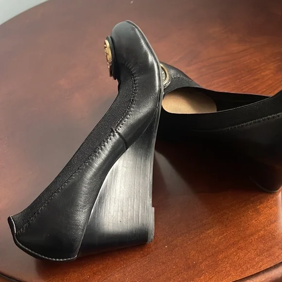 Women shoes - Picture 3 of 3